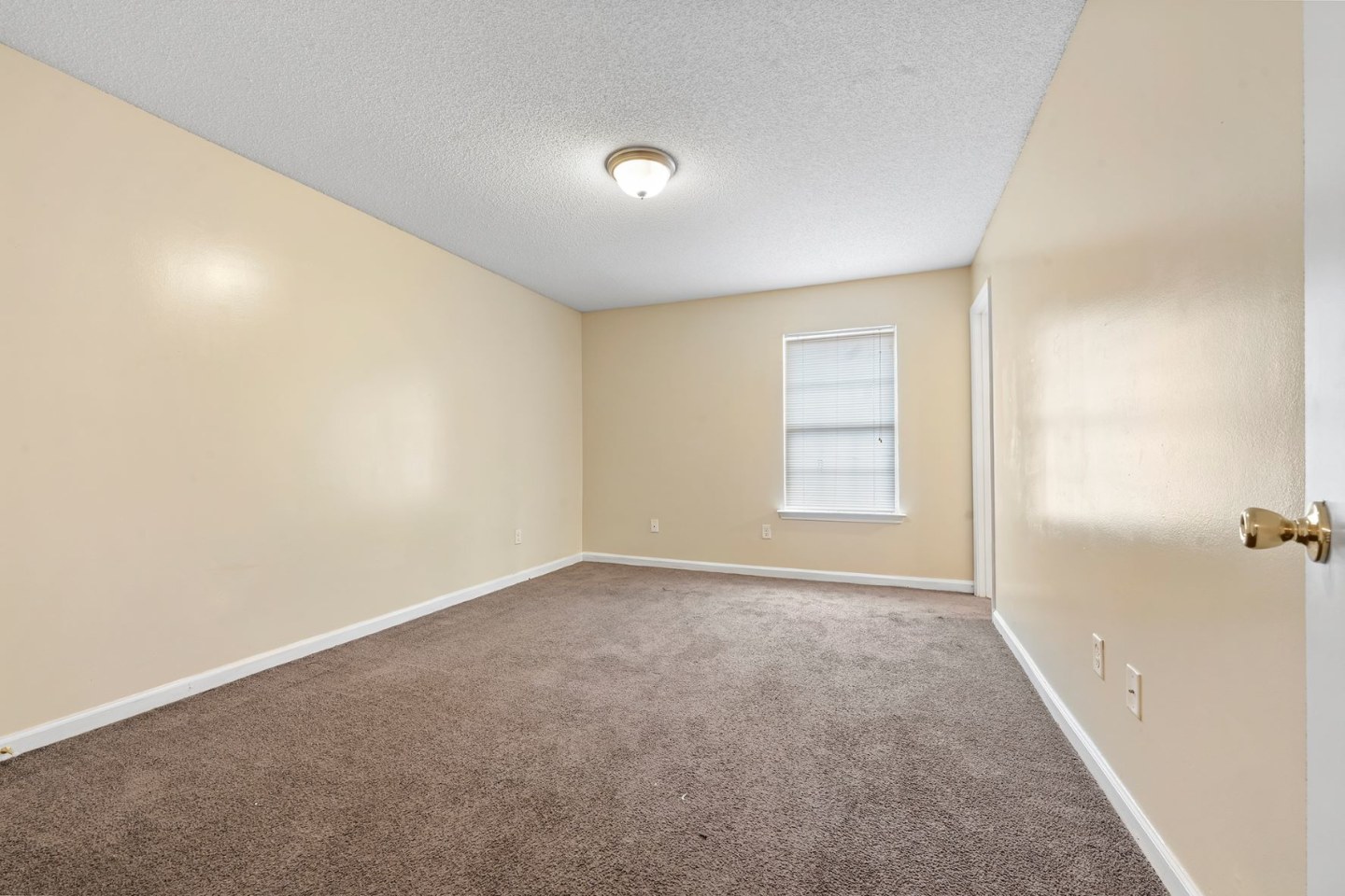 Creekside Meadows Apartment Image 4