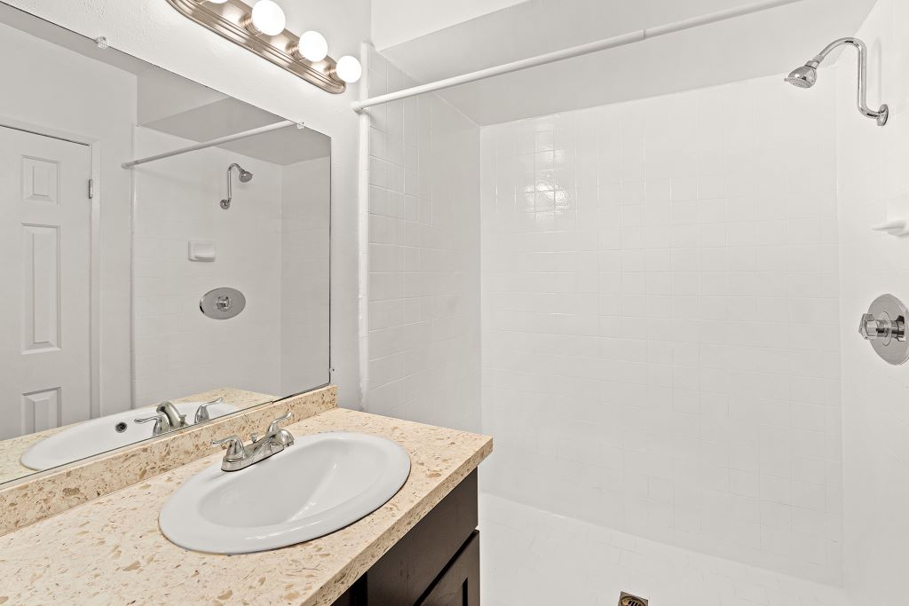 Riverside Apartments Image 10