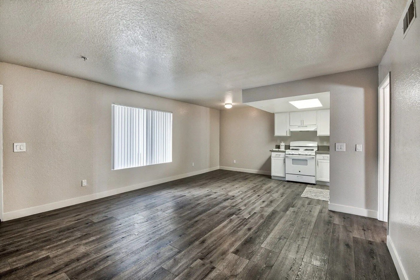 Park Tower Apartments Image 5