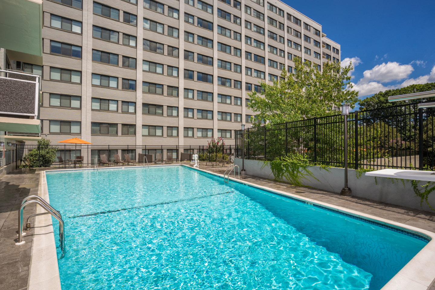 Metro 710 Apartments Image 7