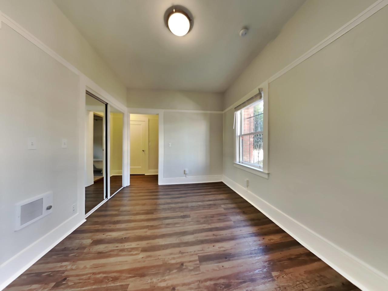 646 16th St Image 8
