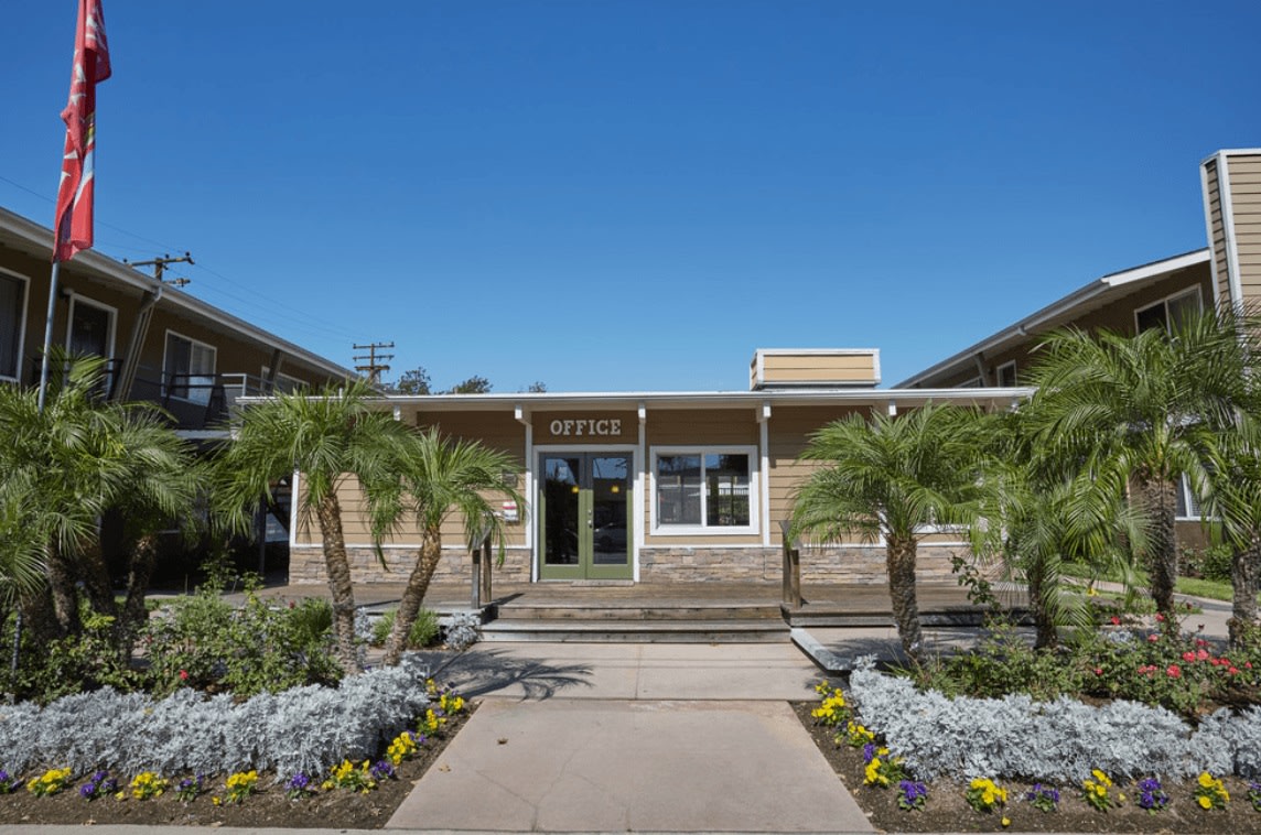 Towne Centre at Orange Image 18