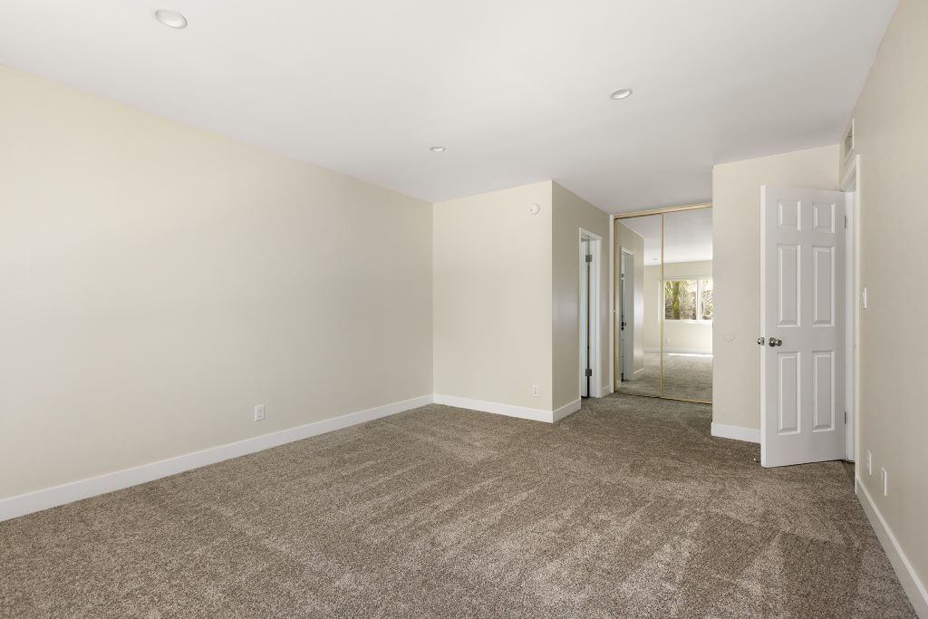 Lombardi Apartments Image 36