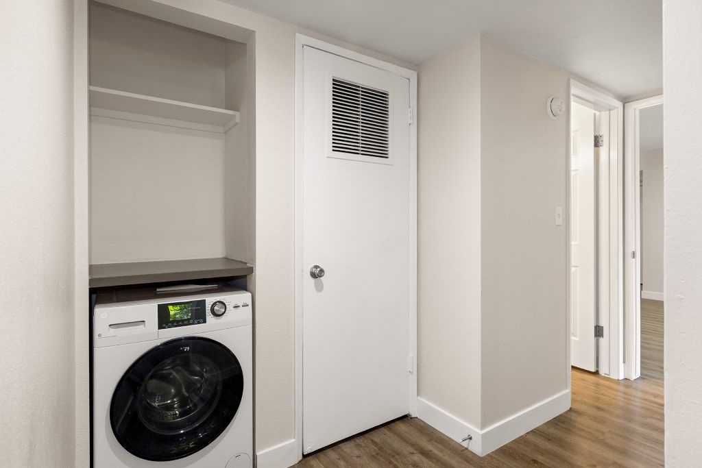 Lombardi Apartments Image 34