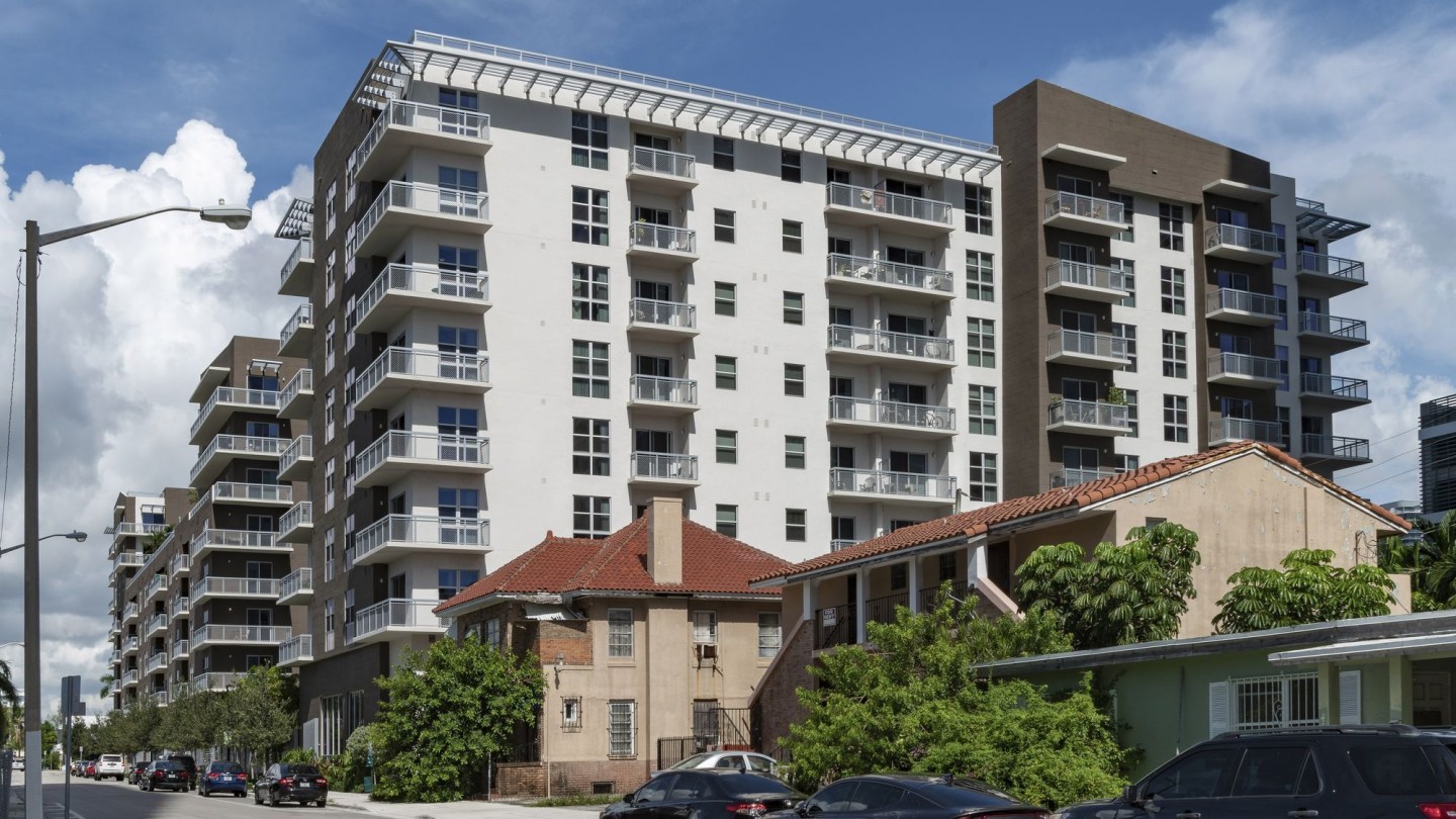 Blu27 at Edgewater Image 12