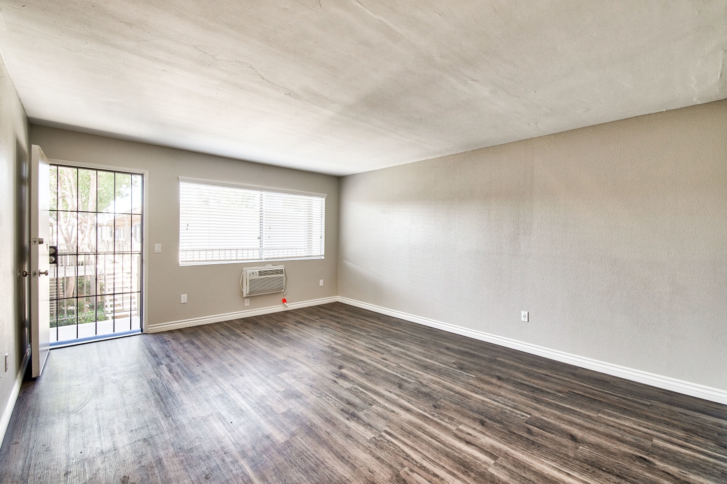 Monterey Apartments Image 30