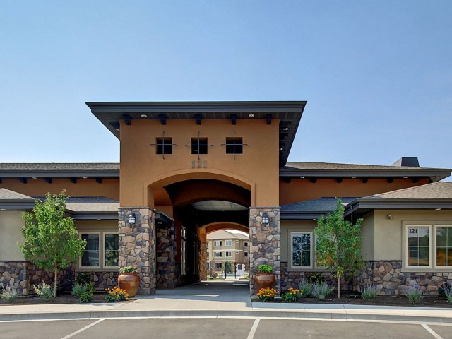 Red Tail Apartments Image 5