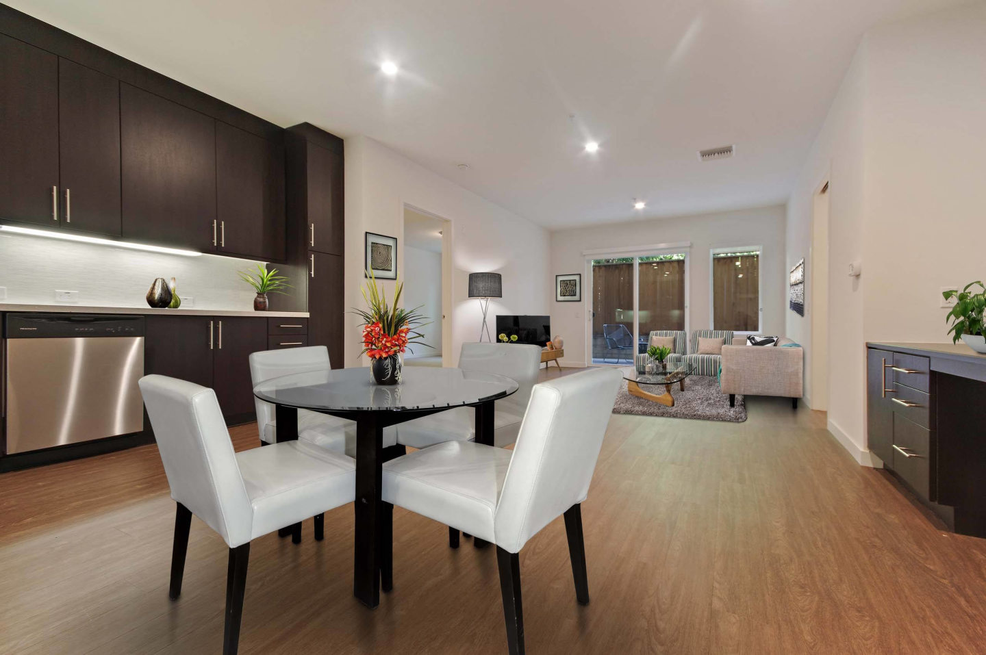 The Metropolitan at Larchmont Village Image 10