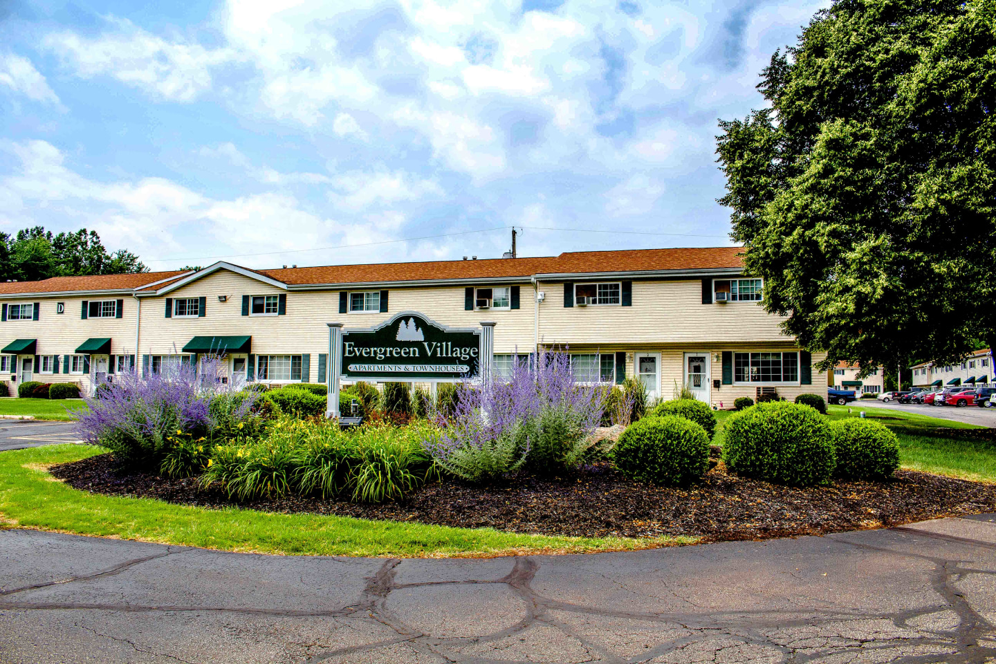 Evergreen Village Apartments & Townhomes Image 26