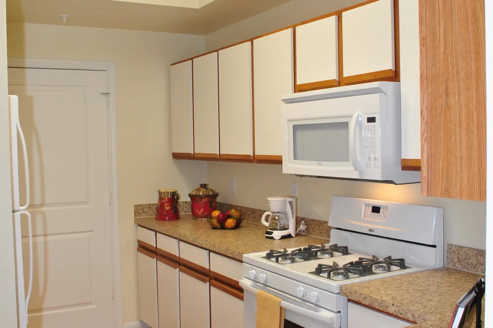 Mariposa at Jason Avenue - Senior Housing Image 3