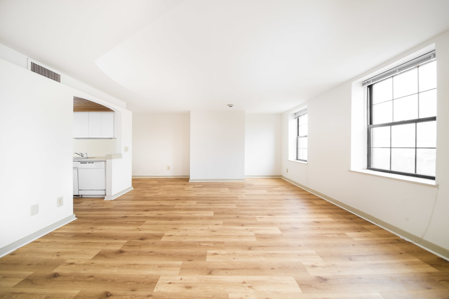 Waterfront Apartments Image 42