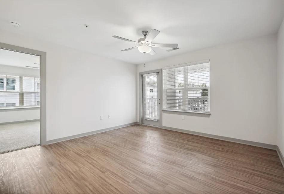 Stone Glen Apartments - Affordable Housing Image 5