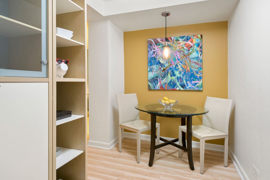 537 West Melrose Image 25