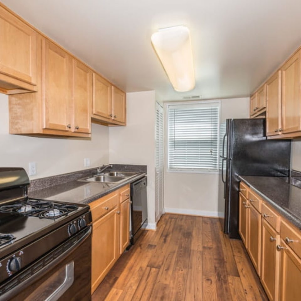 Eaton Square at Arlington Ridge Image 2