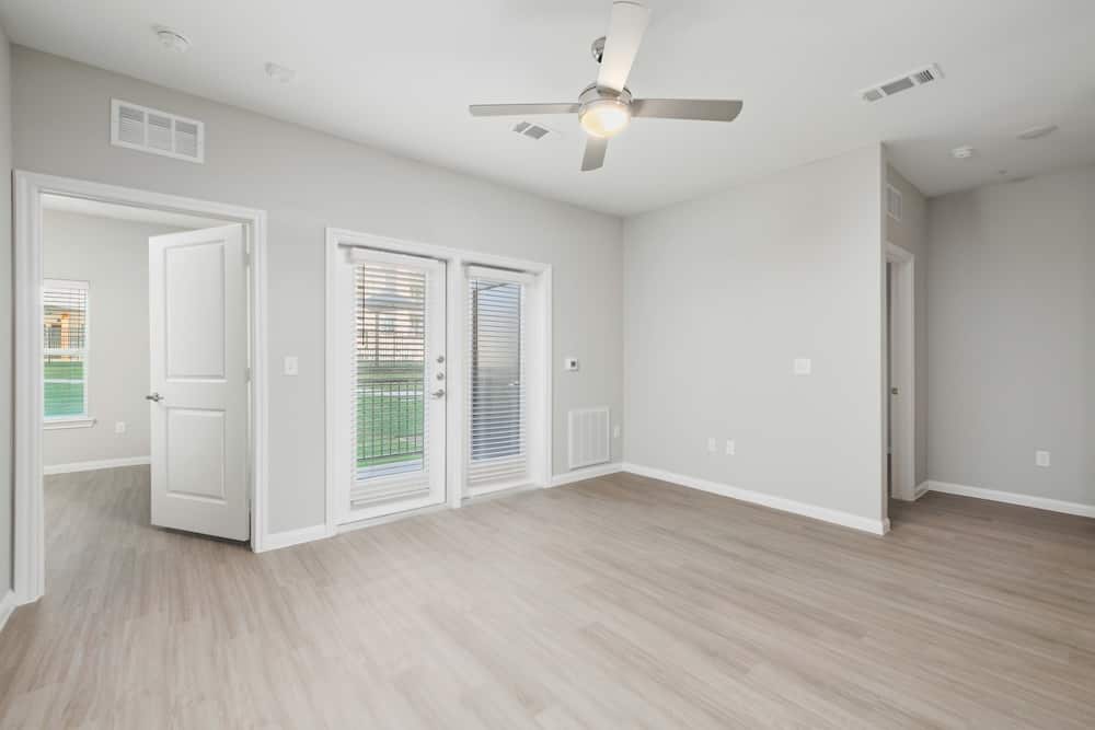 Oak Creek Image 12
