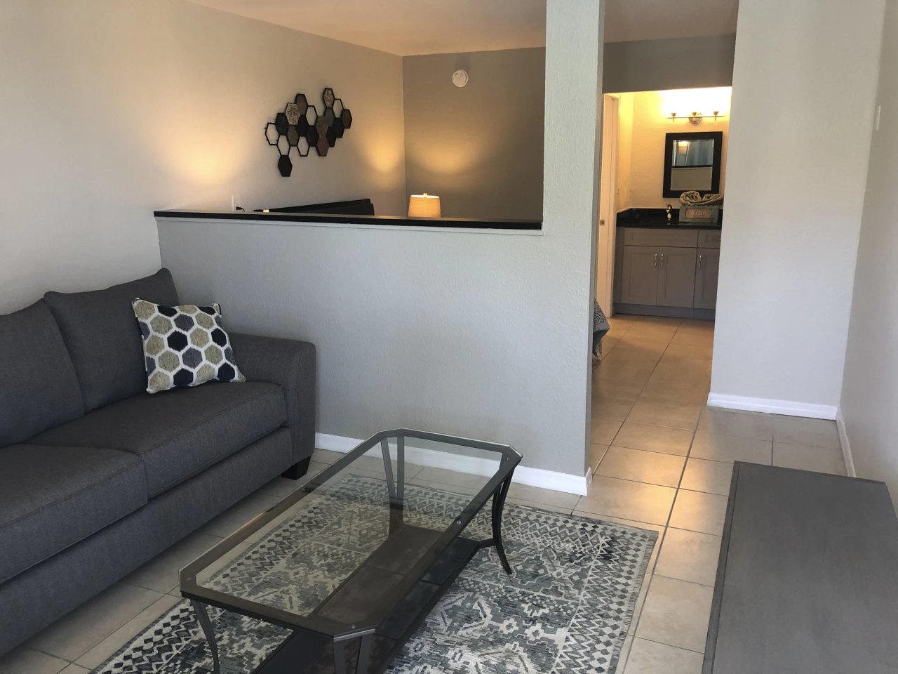 Colonial Drive Image 4