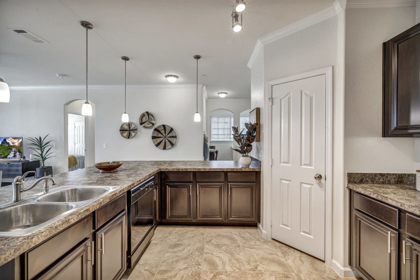 Avenues at Creekside Image 59