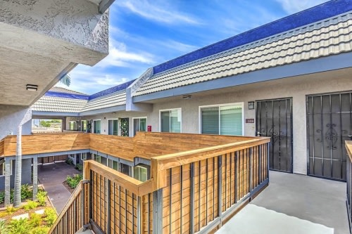 Del Amo Place Apartment Homes Image 7