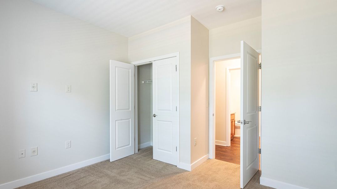 Valor Apartment Homes Image 16