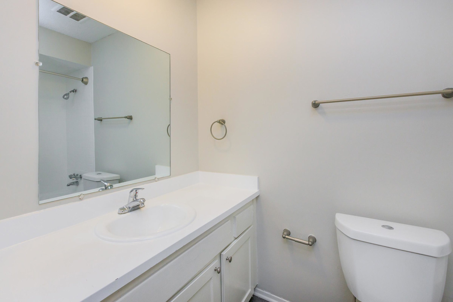 Emerald Ridge Apartments Image 12