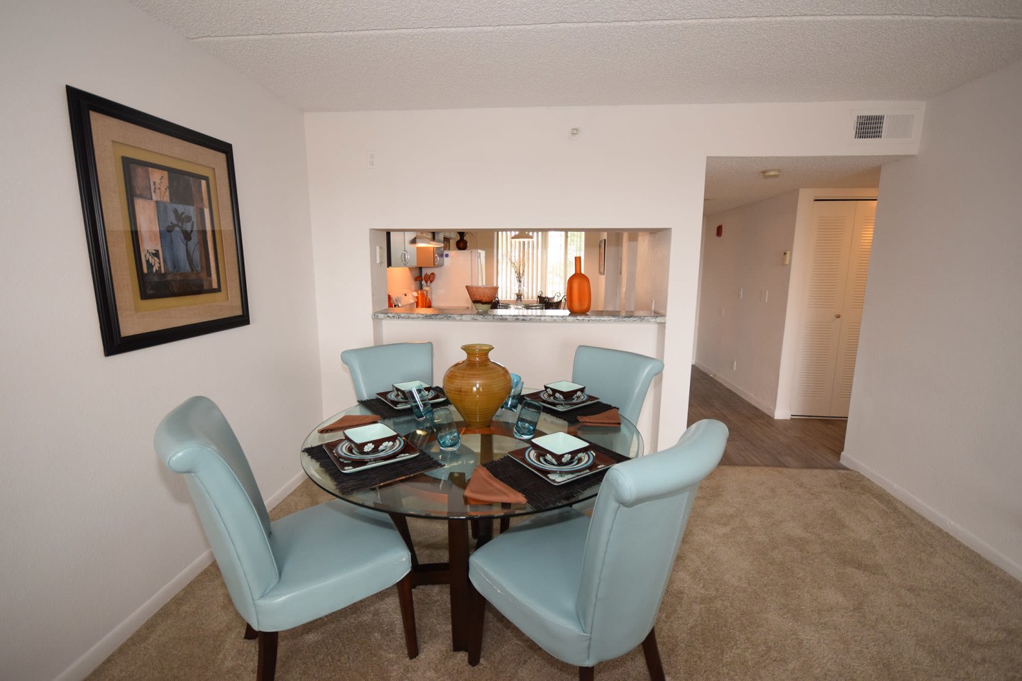 Tennis Towers Apartments Image 12