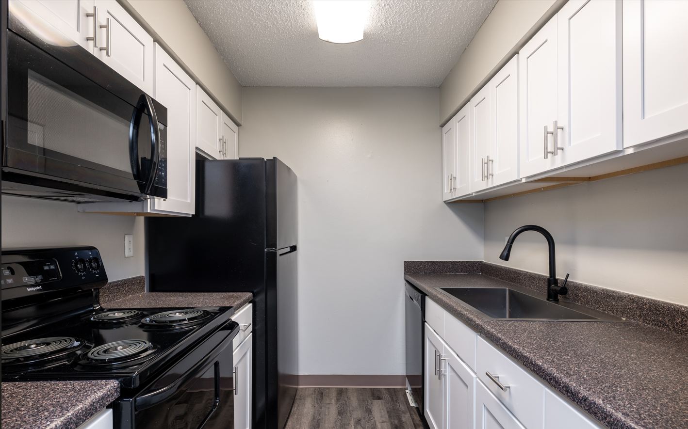 Emerald Hills Apartments Image 16