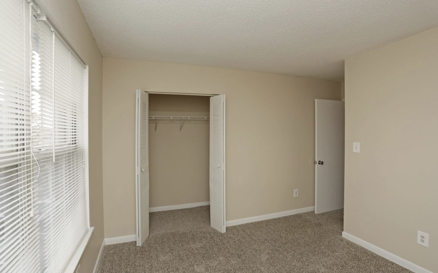 Jamestown Pointe Apartments Image 29