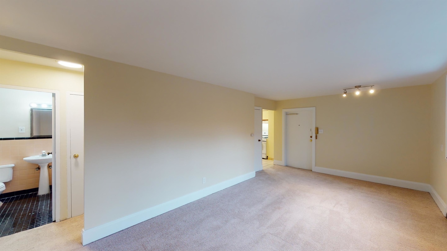Delaware Court Apartments Image 4