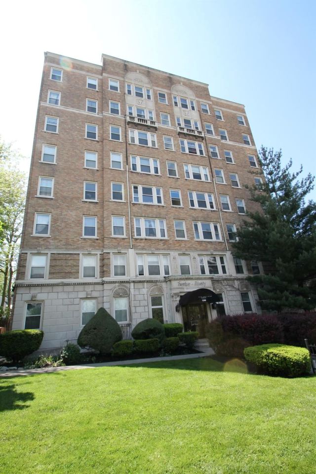 Gates Circle Image 15
