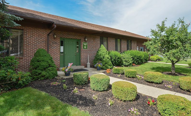 Pikeview Manor Apartments Image 3