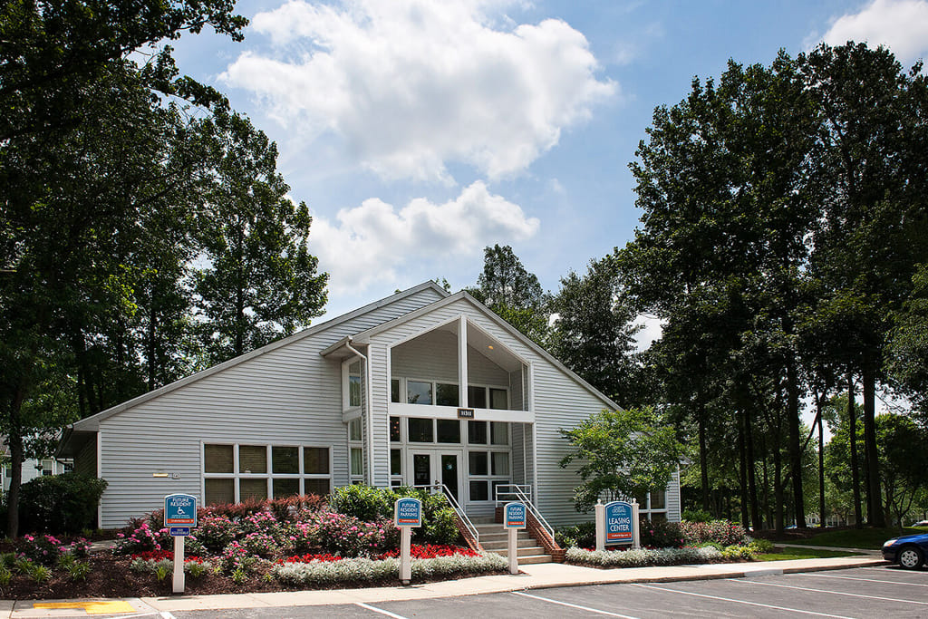 Clarys Crossing Image 2
