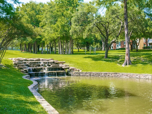 Village Lakes Image 10