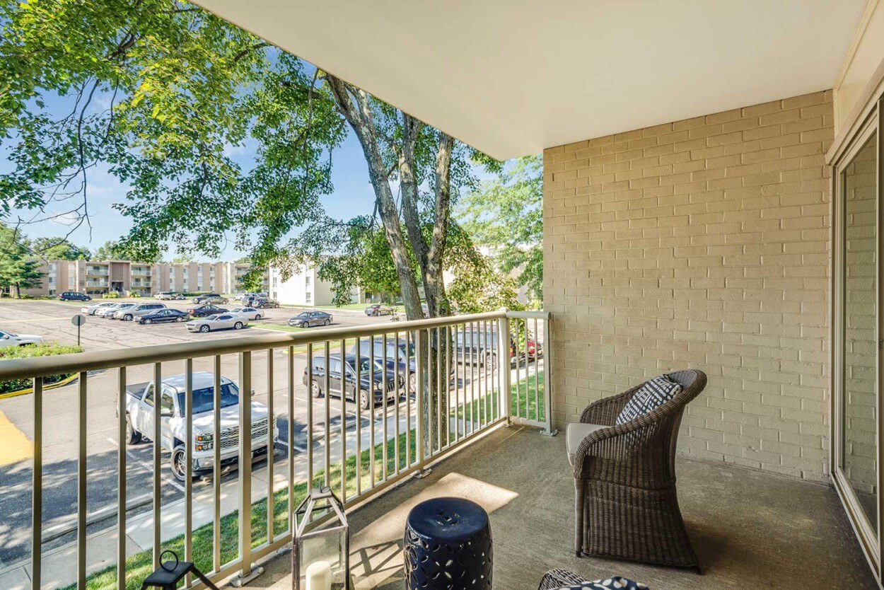 Lerner Surrey Square Apartments Image 12