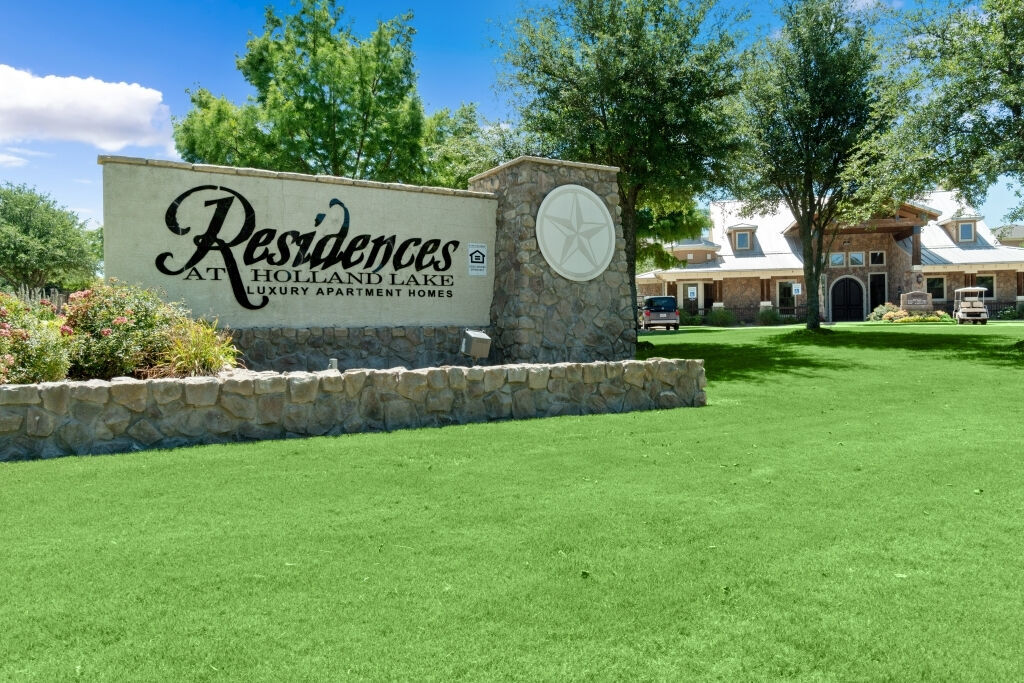 The Residences at Holland Lake Image 17