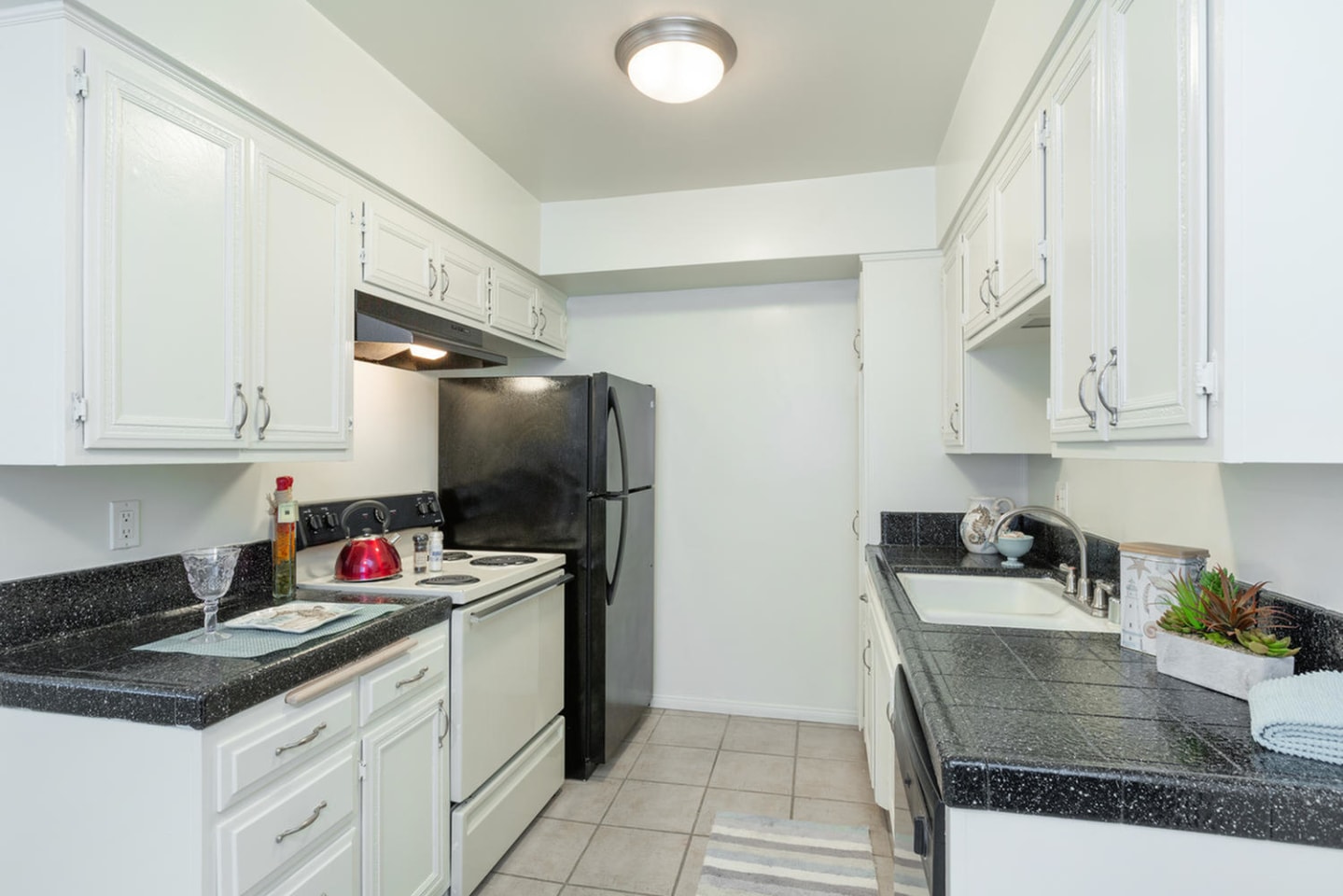 Elan the Palms Apartment Homes Image 1