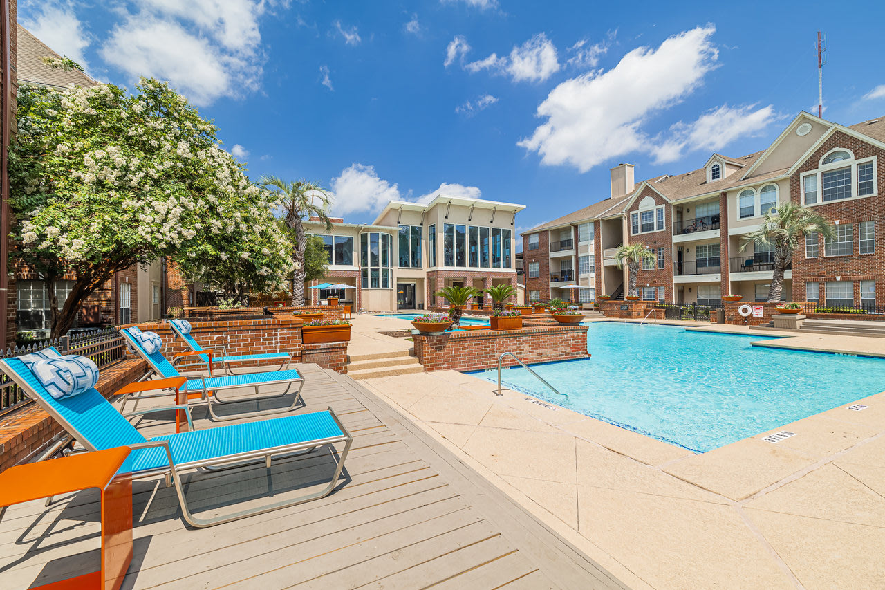 The Village at Bellaire Apartments Image 23