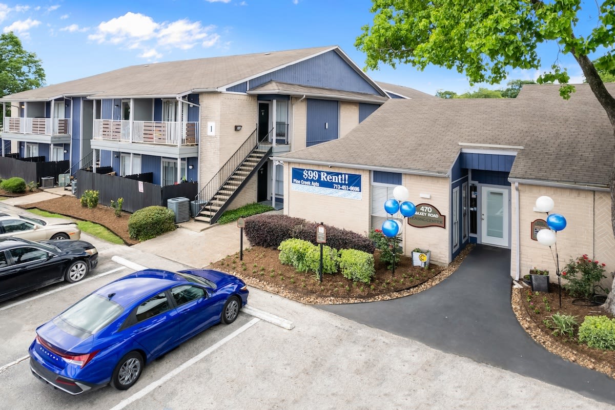 Pine Creek Apartments Image 4