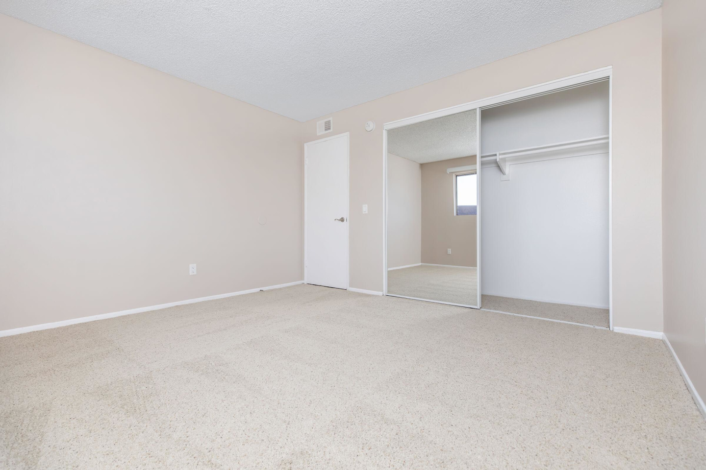 Huntington Highlander Apartment Homes Image 25