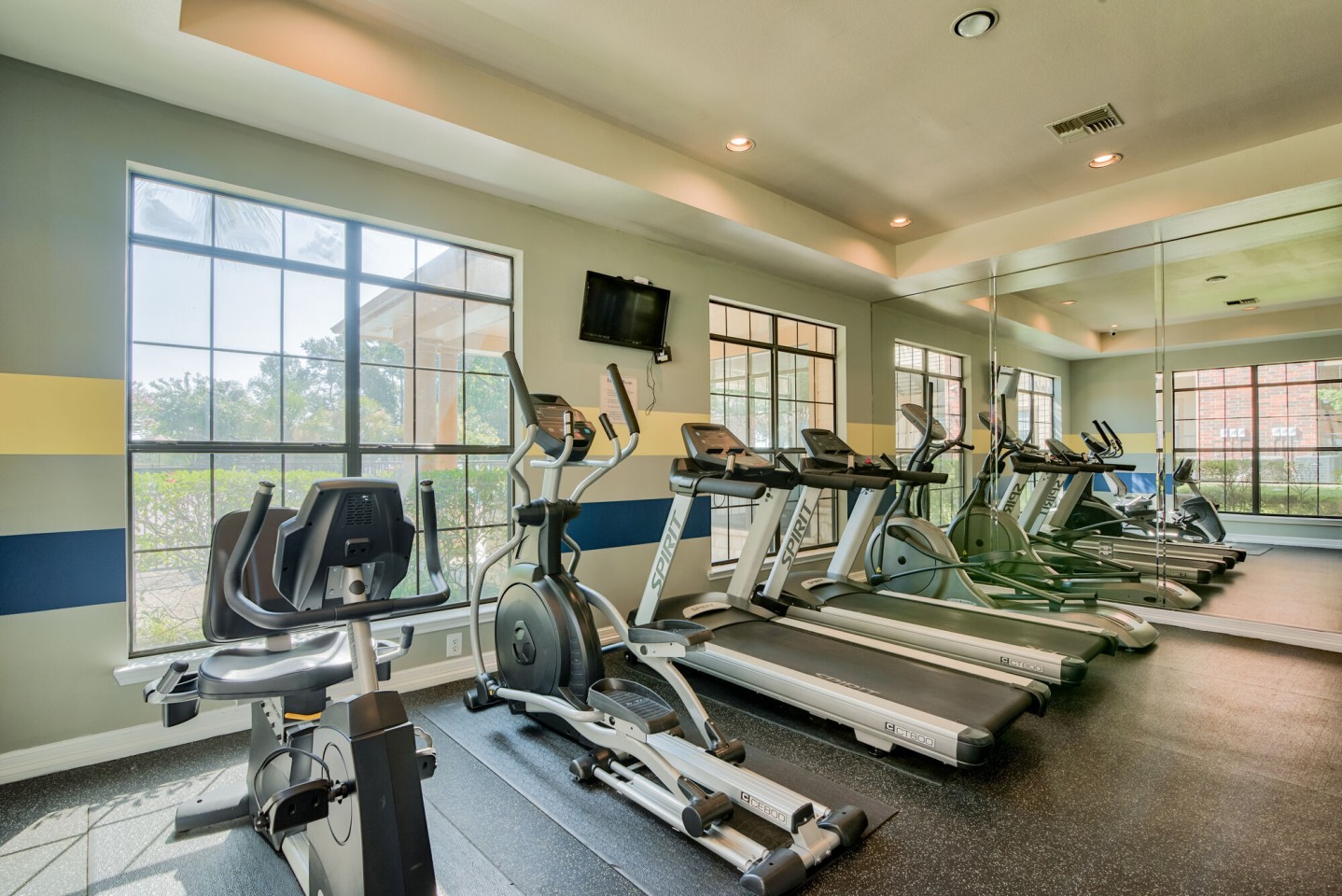 Lakeshore Villas Image 11