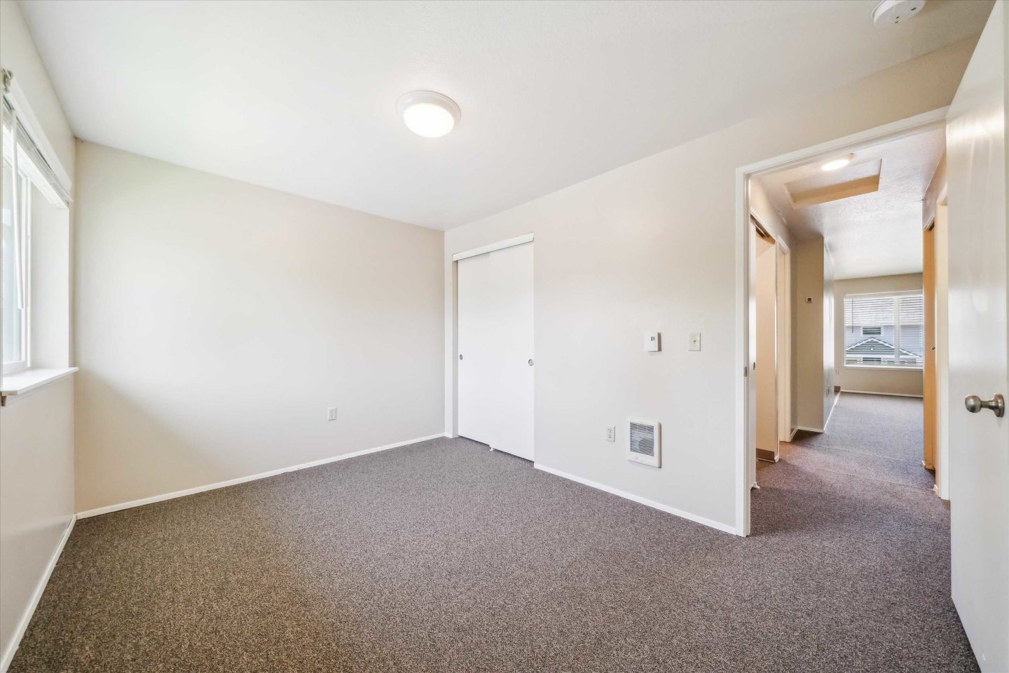 Bristol Court Apartments Image 12