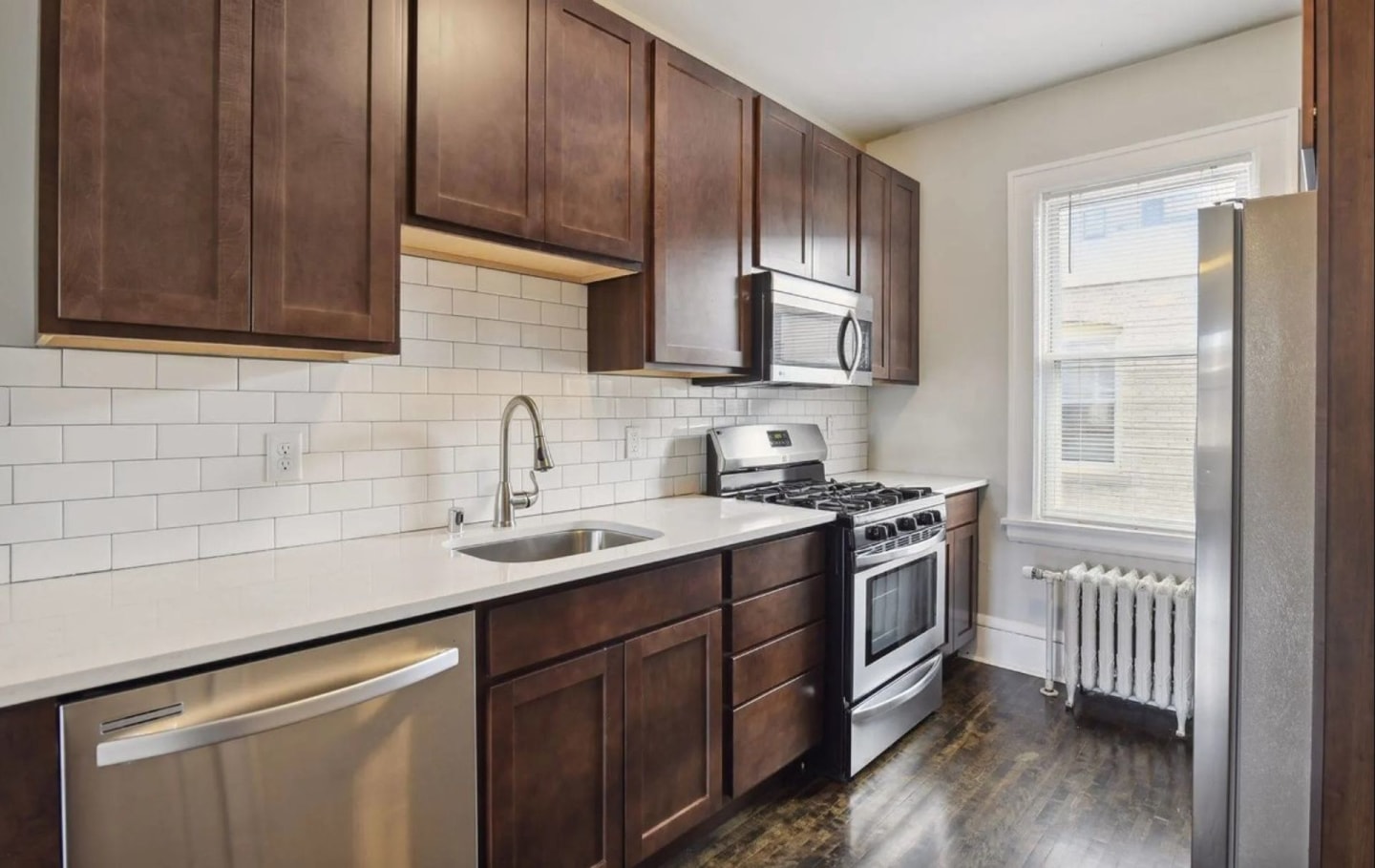 2901 James Avenue South Image 1