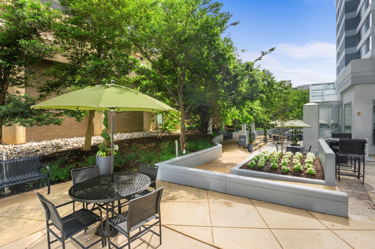 Lenox Club Image 25