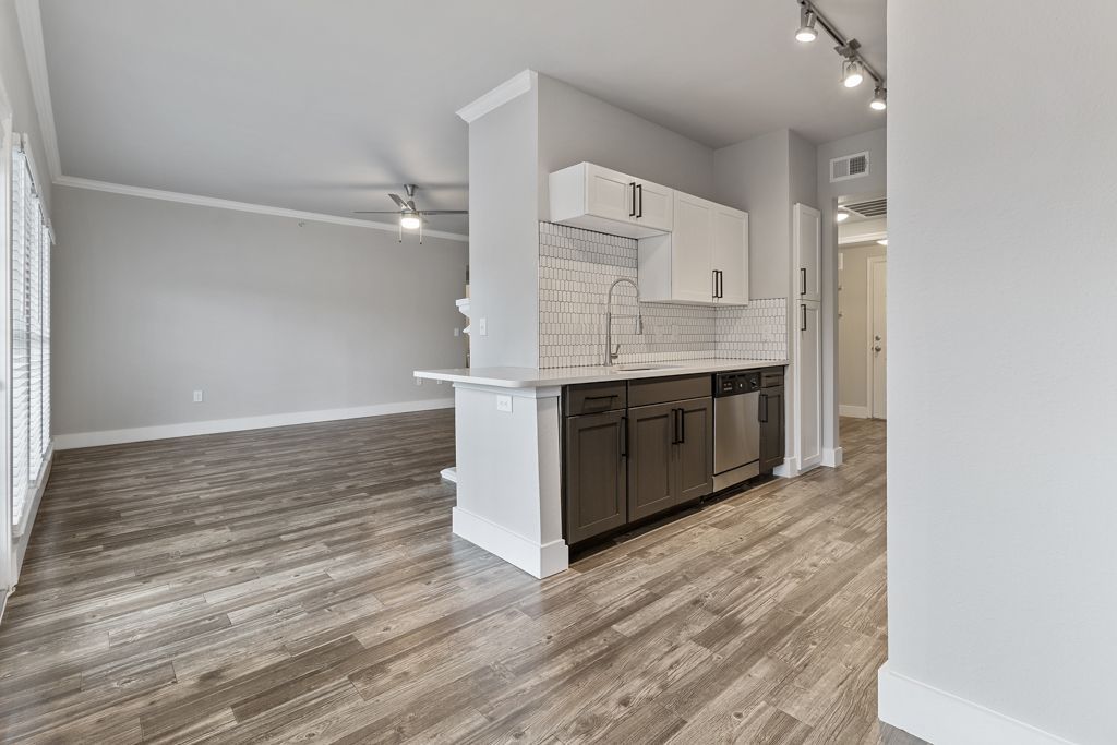 Oakville Apartments Image 13