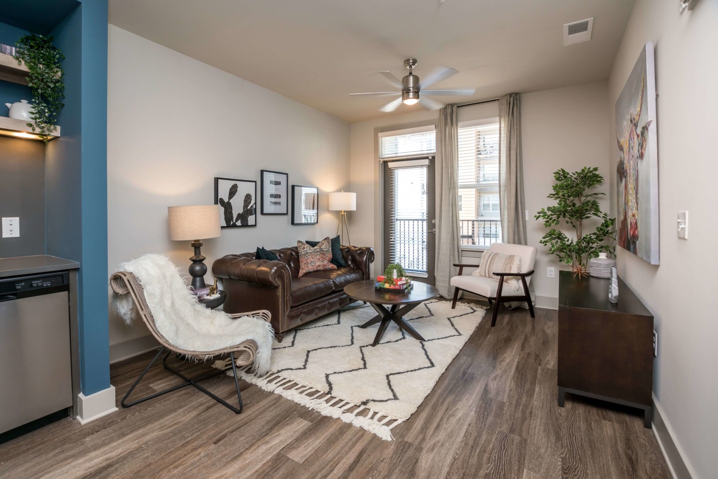 One 305 Central Image 8