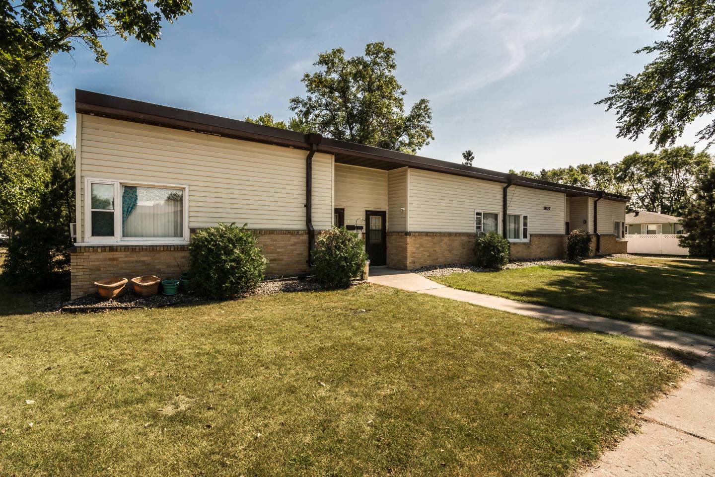 Oakview Townhomes Image 2