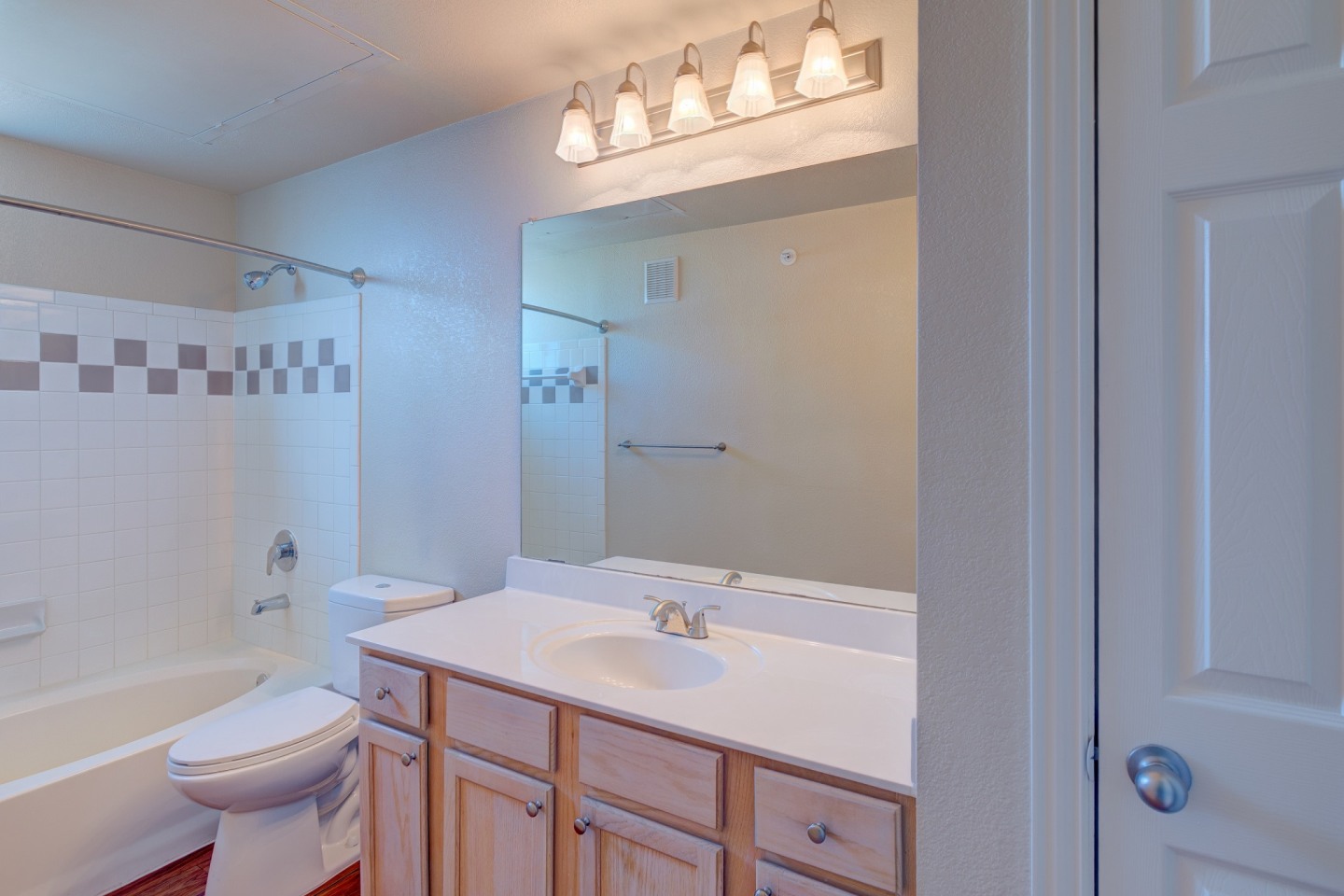 Monticello Oaks Townhomes Image 17