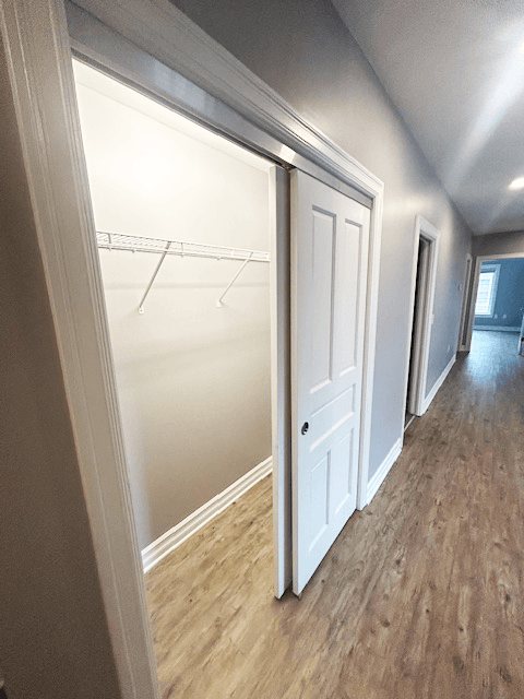 945 Kenmore Avenue Image 10