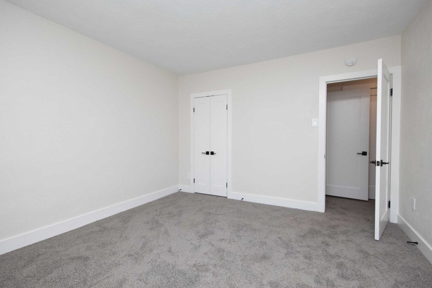 Golf Club Apartments and Townhomes Image 5