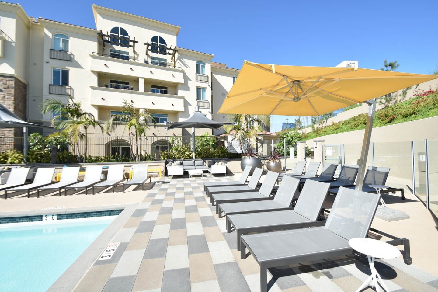 360 Luxury Apartments Image 7