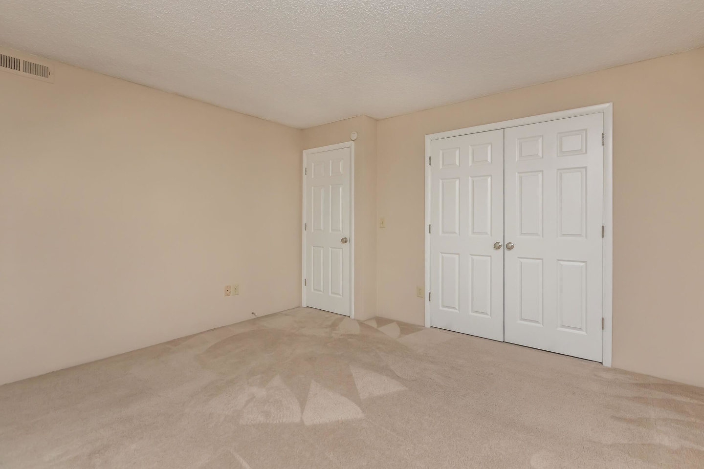Lake Brandt Apartments Image 4